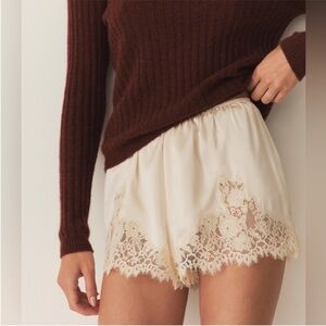 SOLD Doen Iona shorts in candlelight